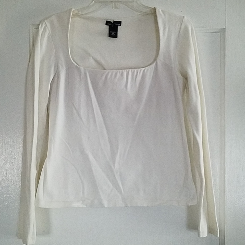 Moda International Top - Picture 2 of 6